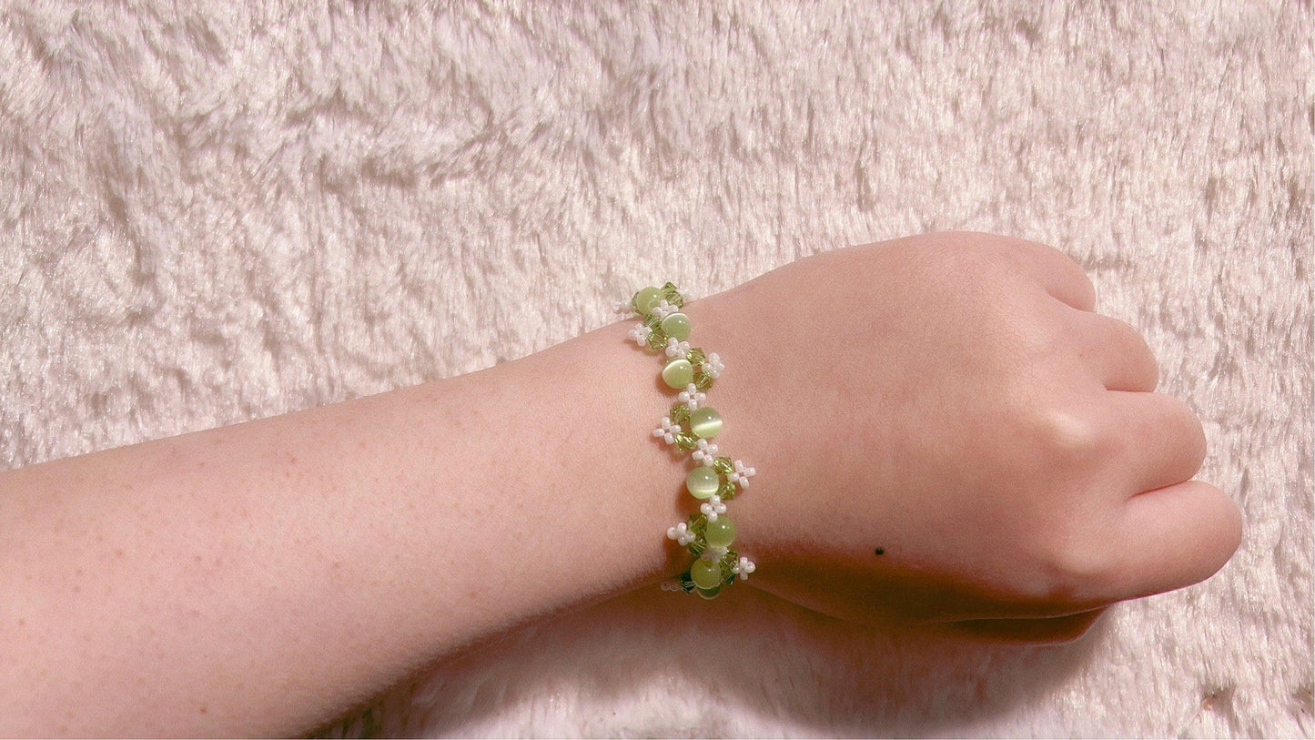 Tiny Flower Zigzag Beaded Bracelet, Cat Eye Stone Swarovski Crystal Beaded Bracelet, Chakra Healing Bracelet, Botanic Jewelry, Gift for her