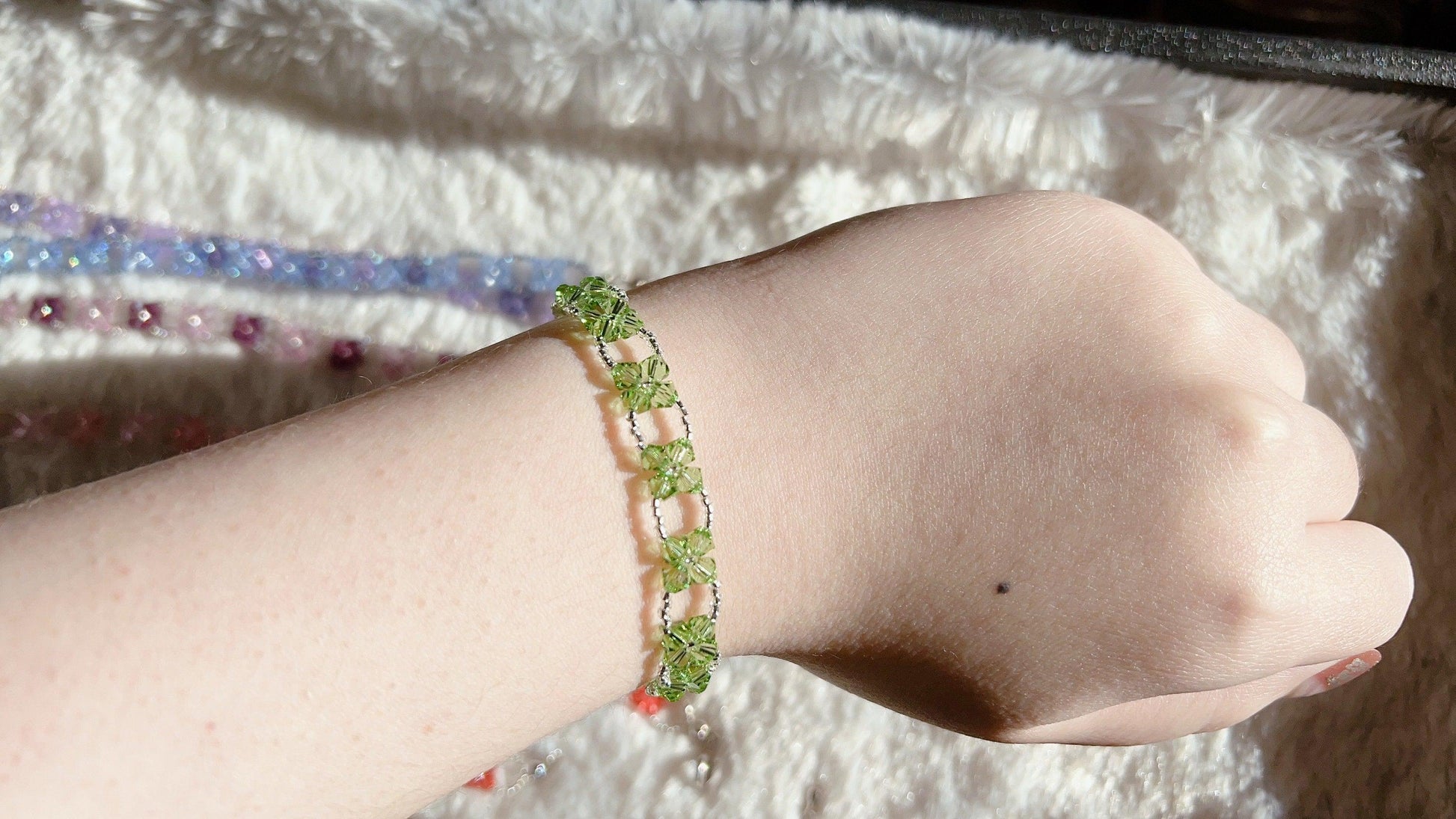 Apple Green Forget Me Not Bracelet, Dainty Flower Jewelry, Beaded Remembrance Bracelet, Botanic Nature Jewelry, Bridal Jewelry, Gift for mom