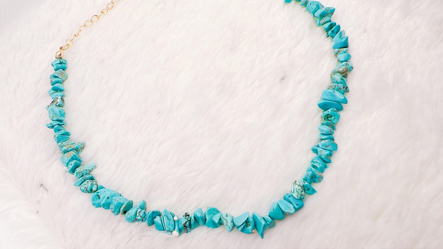 Turquoise necklace, Turquoise beaded necklace, Natural Turquoise Chip Jewelry, Healing Crystal Choker, Boho Earthy necklace, Gift for her