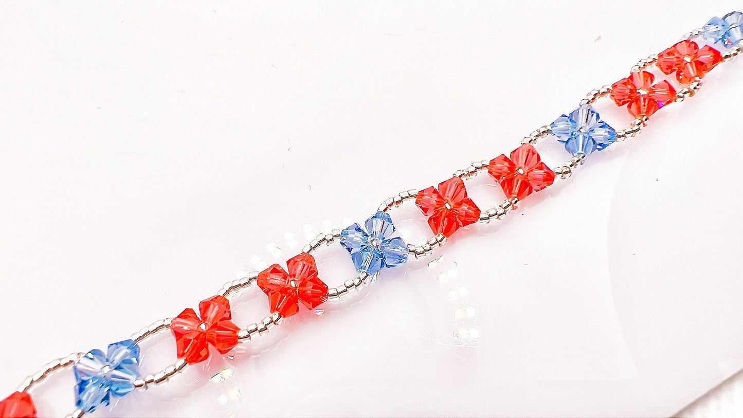 Blue Red Forget Me Not Bracelet, Dainty Flower Jewelry, Beaded Remembrance Bracelet, Botanic Nature Jewelry, Bridal Jewelry, Gift for mom