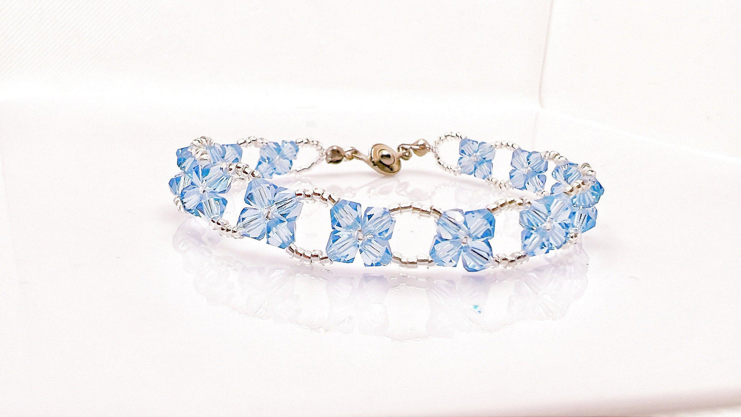 Light Blue Forget Me Not Bracelet, Dainty Flower Jewelry, Beaded Remembrance Bracelet, Botanic Nature Jewelry, Bridal Jewelry, Gift for mom
