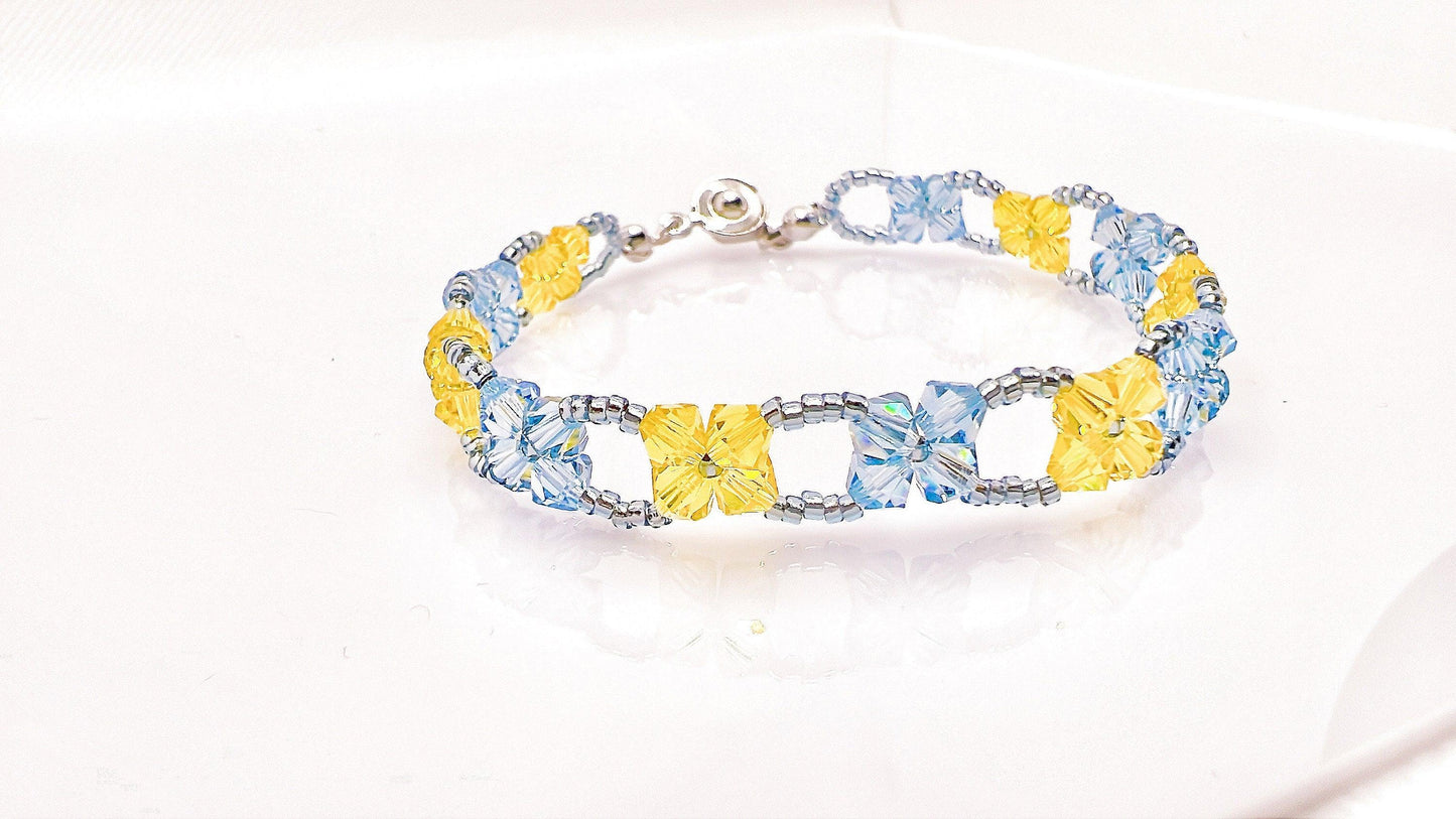 Blue Yellow Forget Me Not Bracelet, Dainty Flower Jewelry, Beaded Remembrance Bracelet, Botanic Nature Jewelry, Bridal Jewelry, Gift for mom